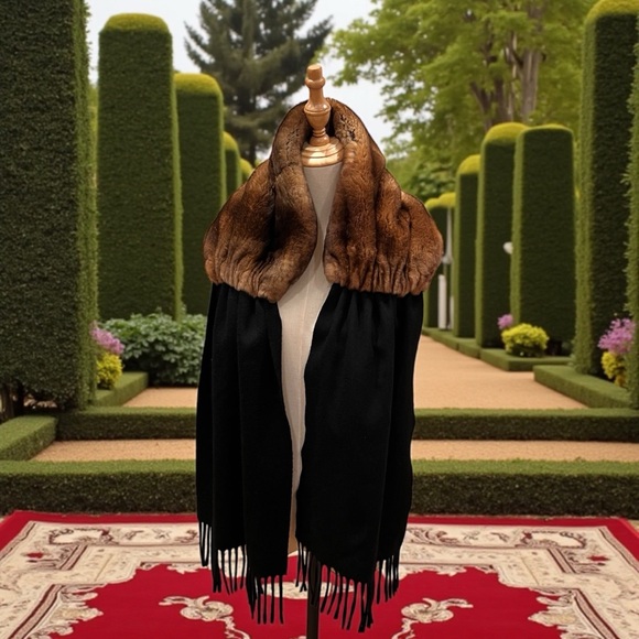 Fendi Black and Brown Fur Trim Scarf - Picture 1 of 4